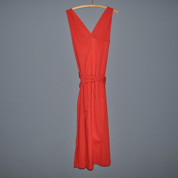 NEW Red Poplin V-Neck Tie-Waist Midi Dress [D2] - Picture 5 of 8